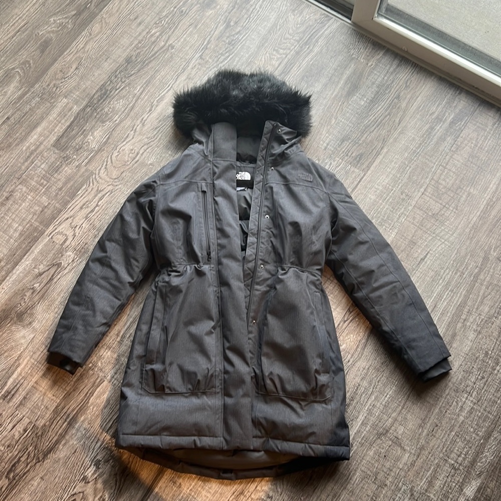 The North Face Women's Downtown Parka- color dark gray